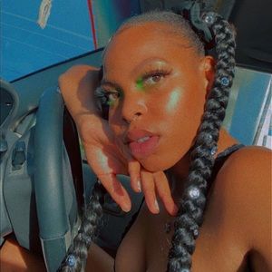 Meet your Posher, Bri